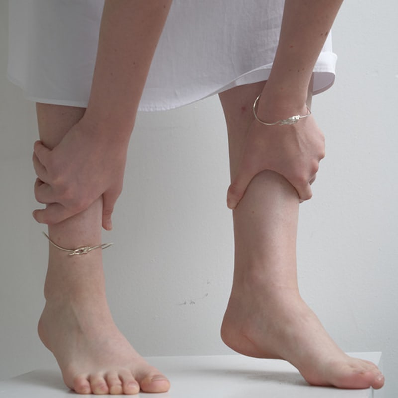 SENSE OPTIC wavy anklet
