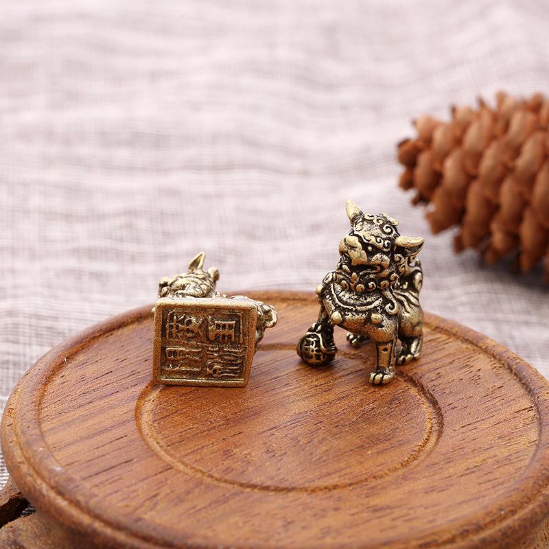 Ornamento criativo de unicórnio de latão antigo mini pingente de chaveiro retrô ornamento de mesa de escritório