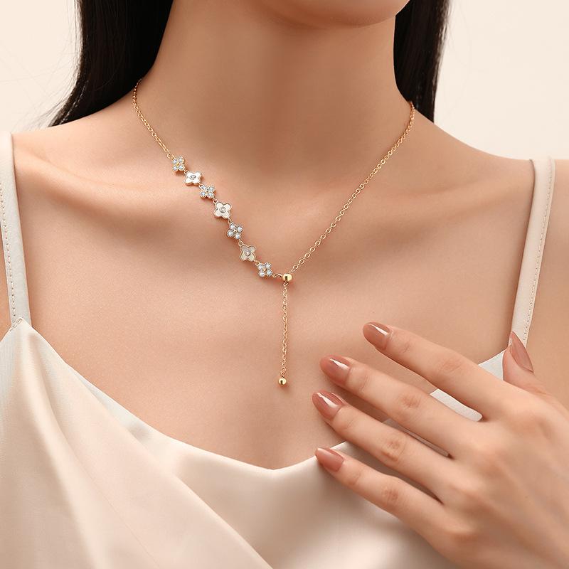 Vierblättriges Kleeblatt Halskette Damen Leichte Luxus Nische Schlüsselbein Kette Zubehör