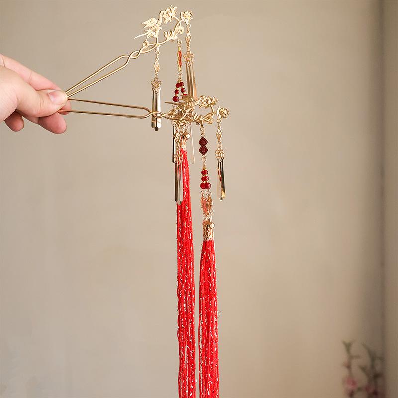 Tang Dynasty Gold Hair Accessories Set: Hanfu Retro Headdress with Hairpins, Forks, and Combs.