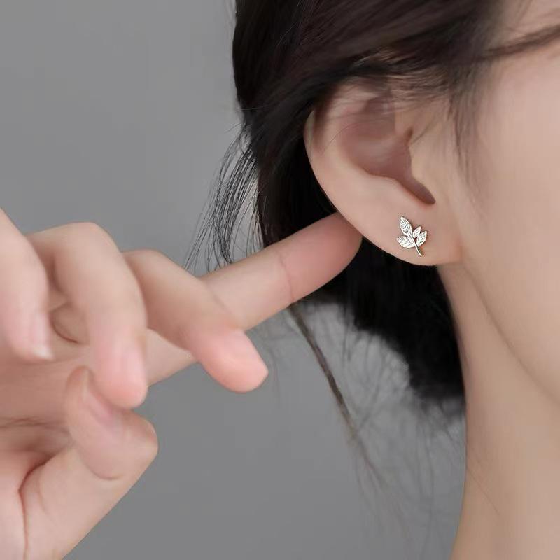 2025 High-End 925 Sterling Silver Leaf Stud Earrings for Women - Elegant Ear Piercing Jewelry