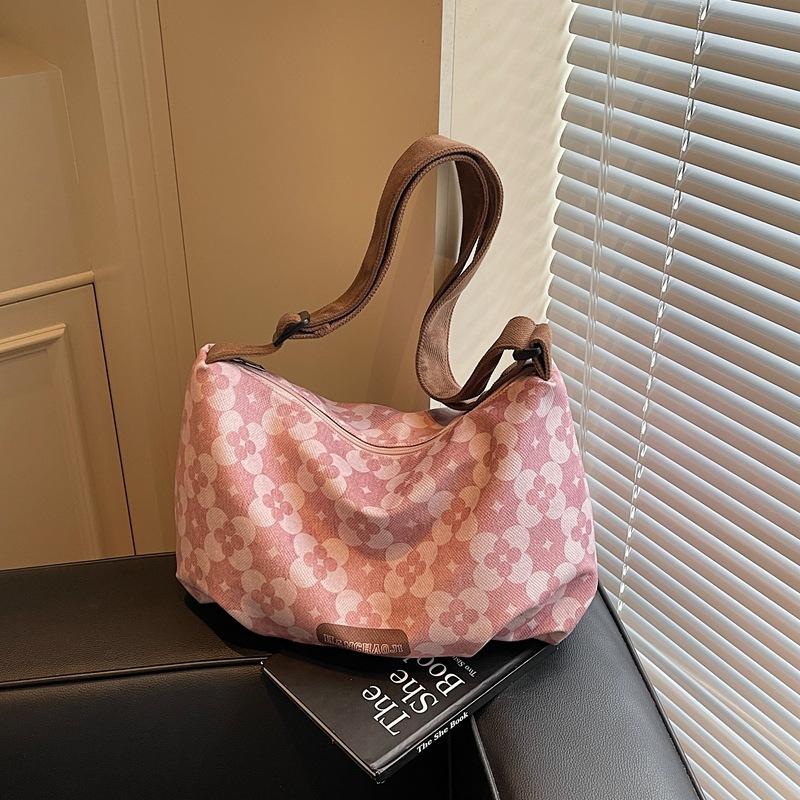 

Летняя сумка с цветами женская новая большая вместительная на плечо сумка-тоут нишевая универсальная дорожная сумка-мессенджер для通勤 розовый