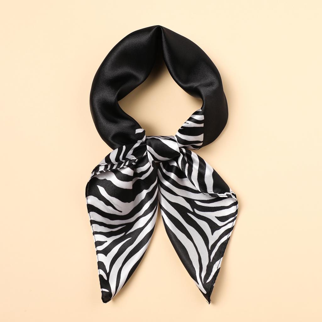 Luxury Leopard Print Print Female Silk Neck Scarf Square Hair Scarves Foulard Head Band Shawls Wraps Neckerchief Bandana Women