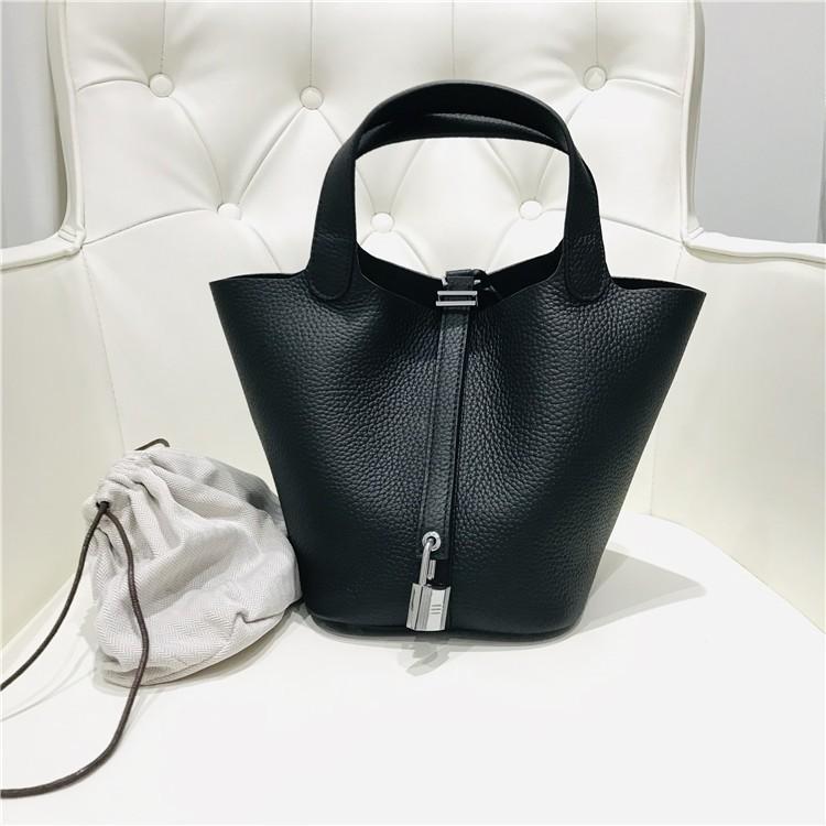 2023 Nowa damska torba ze skóry bydlęcej pierwszej jakości, wzór liczi, koszyk warzywny, worek typu bucket bag, modna i prosta, codzienna torebka
