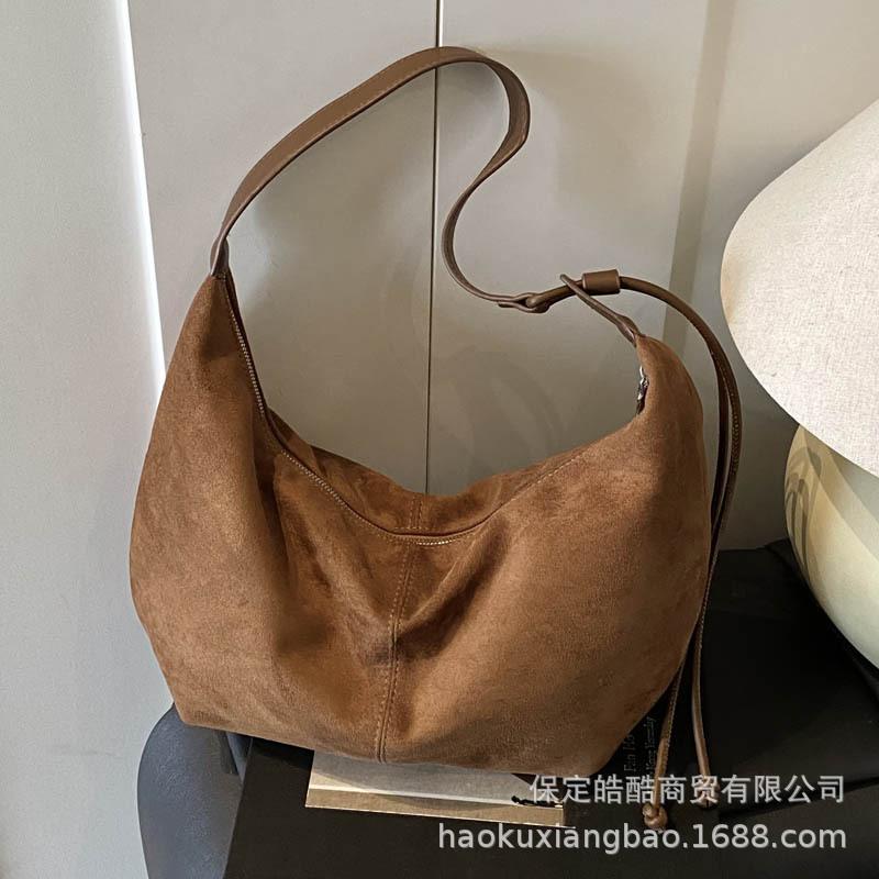 Retro Bag Women's Large Capacity 2025 New Autumn and Winter Versatile Niche Design Single Shoulder Messenger Bag Commuter Dumpling Bag