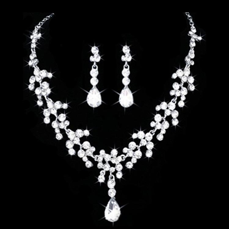 

Элегантный комплект из японского и корейского циркония, ожерелье и серьги для невест
