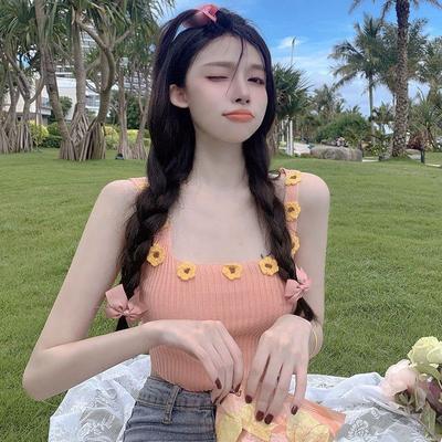 Design Sense Nische Tragen Gänseblümchen Camisole Tanktop für Damen Im Sommer Würziges Mädchen Gestricktes Kurzes Top Trendy