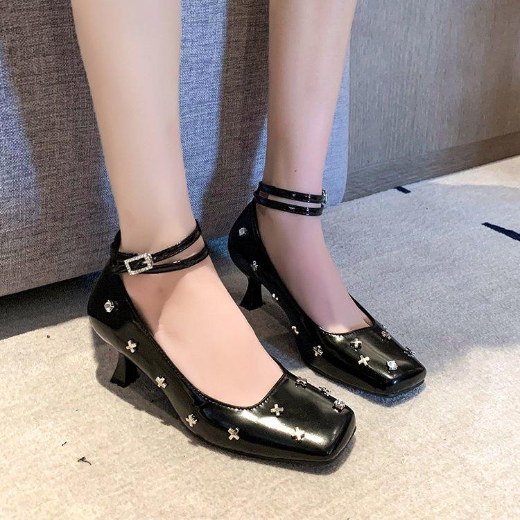 Premium French Retro Silver Mary Jane Shoes Small Leather Shoes Early Spring Women'S Shoes With Skirt High Heels Light Mouth Single Shoes