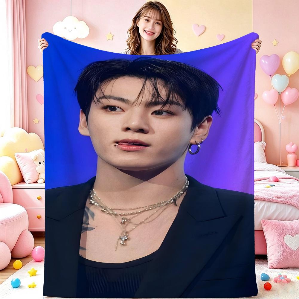 Moody Portrait Idol Pattern Blanket Machine Washable Fleece Blanket For Living Room Sofa Bedroom Bed Lightweight Home Decor Great Holiday Gift