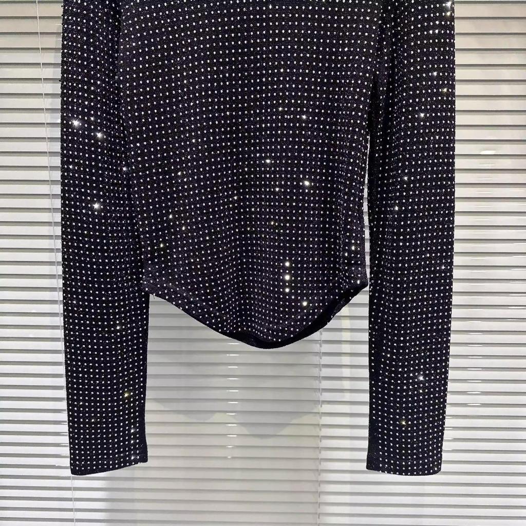 Übergröße Strass T-Shirt mit geschwungenem Saum für den Herbst