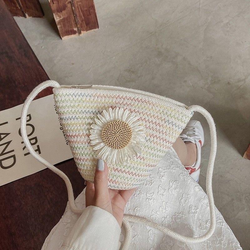 

New straw bag women s bag flower oblique span girl sweet lady love seaside vacation woven bag bucket bag 20*15