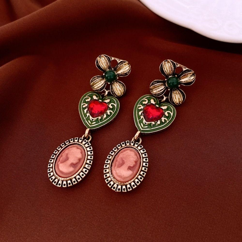 Zink Zinklegierung Herz Cameo Schmuckset Elegante Retro Geprägte Ohrringe Brillantes Vintage Halsketten Set Party