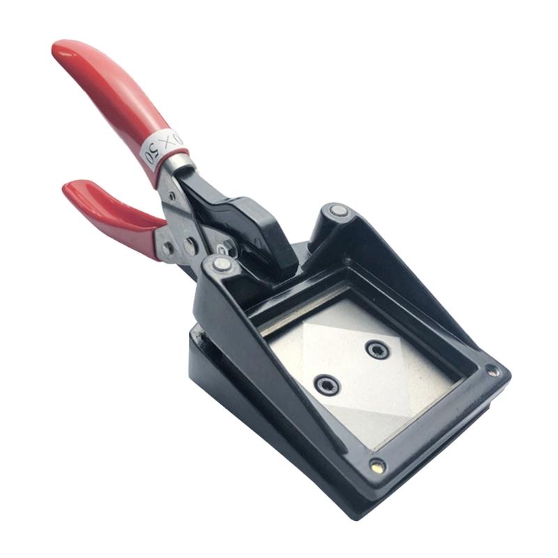 

Lightweight 50x50mm Square Photo Punch Handheld Trimming Device For Projects And Paper Items 1