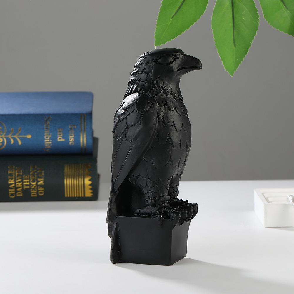 Realistic Hawk Desk Ornament Resin Crafts Falcon Statue Durable Animal Sculpture  for Friends Gift
