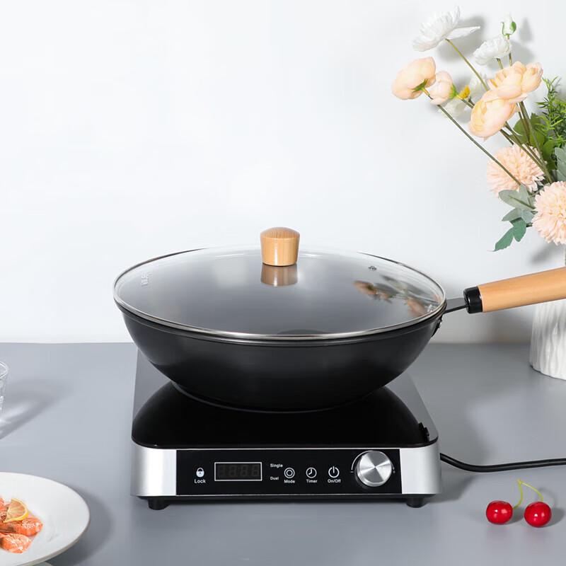 Lianchuang Cast Iron Wok