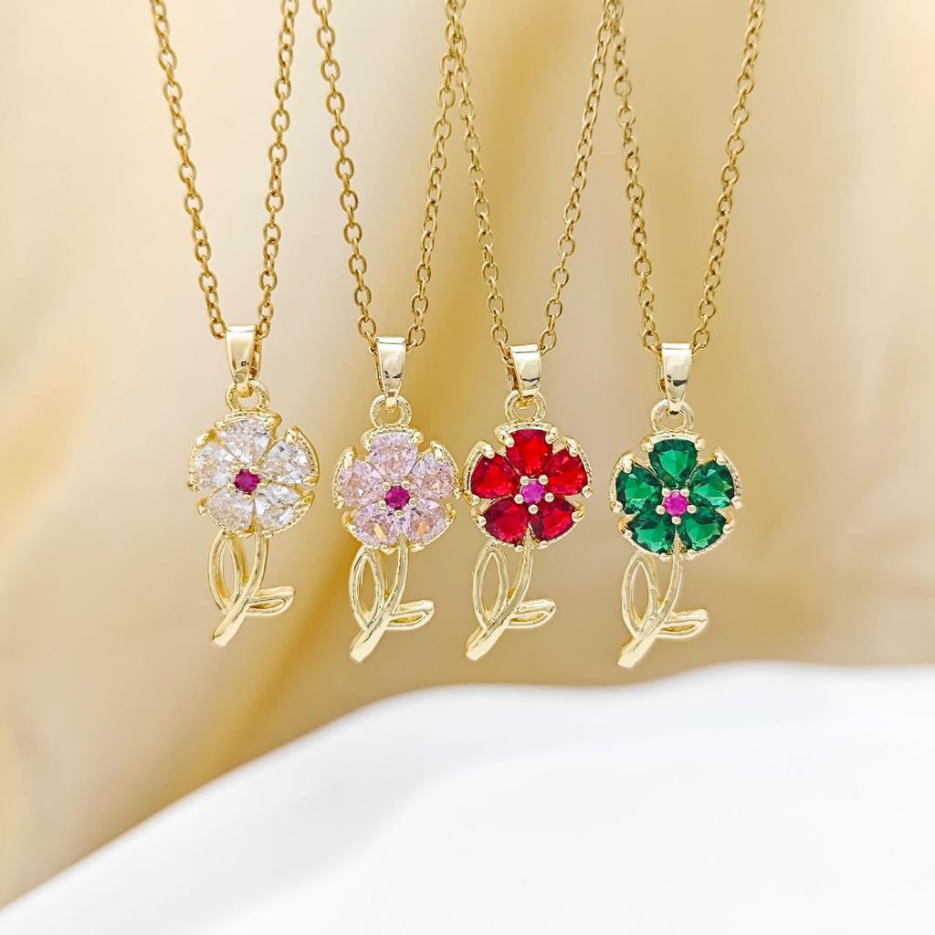 Elegant Sunflower Pendant Necklace - Unique Design for Women, Versatile and Luxurious