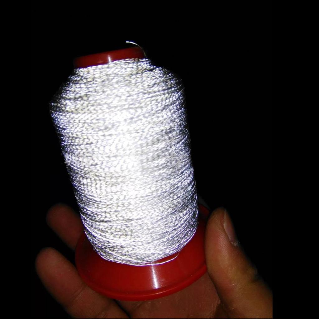 Filo da Cucito Altamente Riflettente 1000M Filato Tessuto Poliestere Fai da Te Cucito Lavoro a Maglia Cappello di Sicurezza Gilet da Lavoro Dia 0,5-0,15mm Grigio Argento