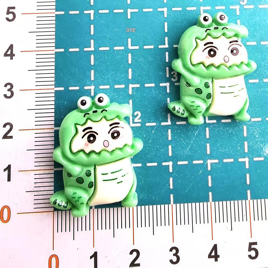 Medium Cartoon Cosplay Shin-chan Resin Accessories: DIY Cream Glue Phone Case, Lanyard, Hair Clip, Water Cup Sticker.