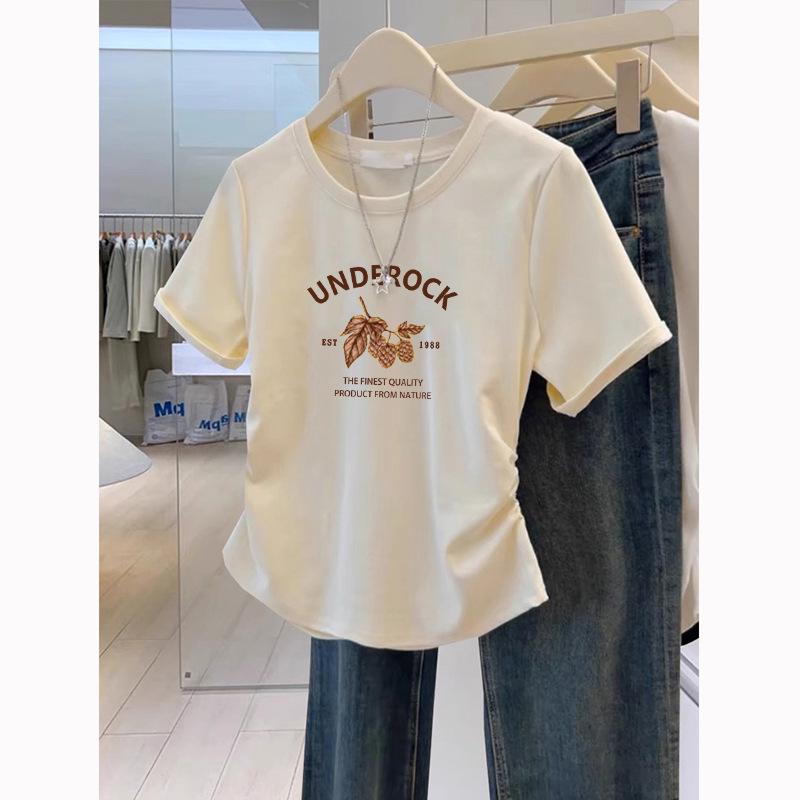 

Женская приталенная хлопковая футболка с прямыми плечами и круглым вырезом - тренд лета 2025 с принтом. 2XL (130-140 jin)