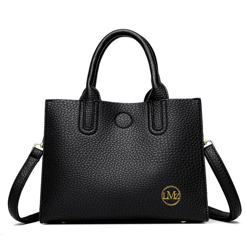 Simple Messenger Bag Small Bag 2025 New Women's Bag Fashionable Versatile Envelope Bag Lightweight Send Mother Mailman Bag Tide