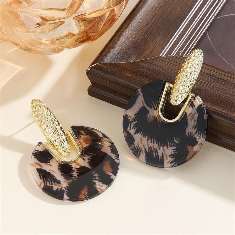 Retro Round Resin Earrings - Stylish, Bold, Luxurious and Unique Accessories