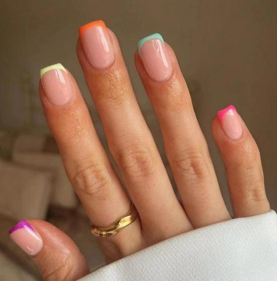 

Модные классические короткие квадратные ногти из 24 штук – европейский и американский дизайн Black Jelly Glue + File (Shein)