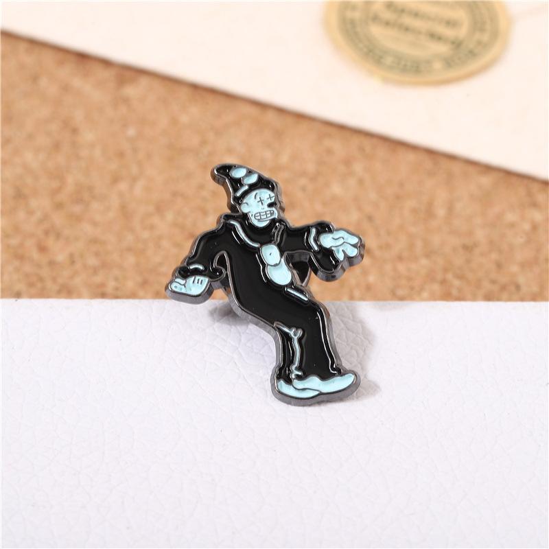 Funny personality black clown simple metal brooch, creative cartoon character modeling badge