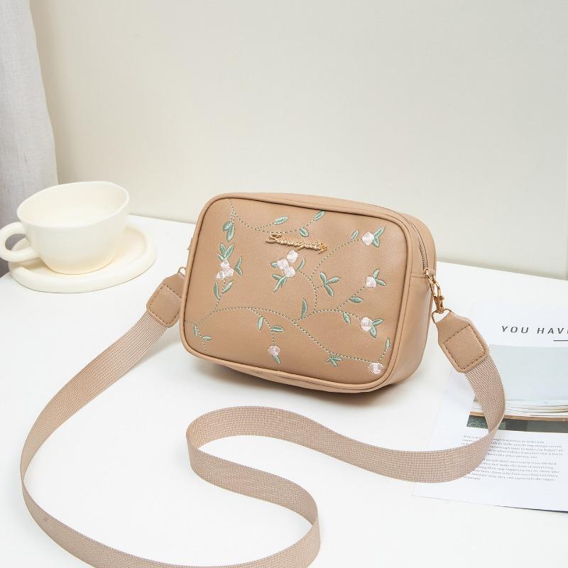 

Women s bag embroidered letter label camera bag summer and autumn new personalized single shoulder oblique span change small bag хаки