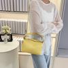 New niche design casual and lightweight portable tofu bag beautiful solid color practical versatile shoulder messenger bag