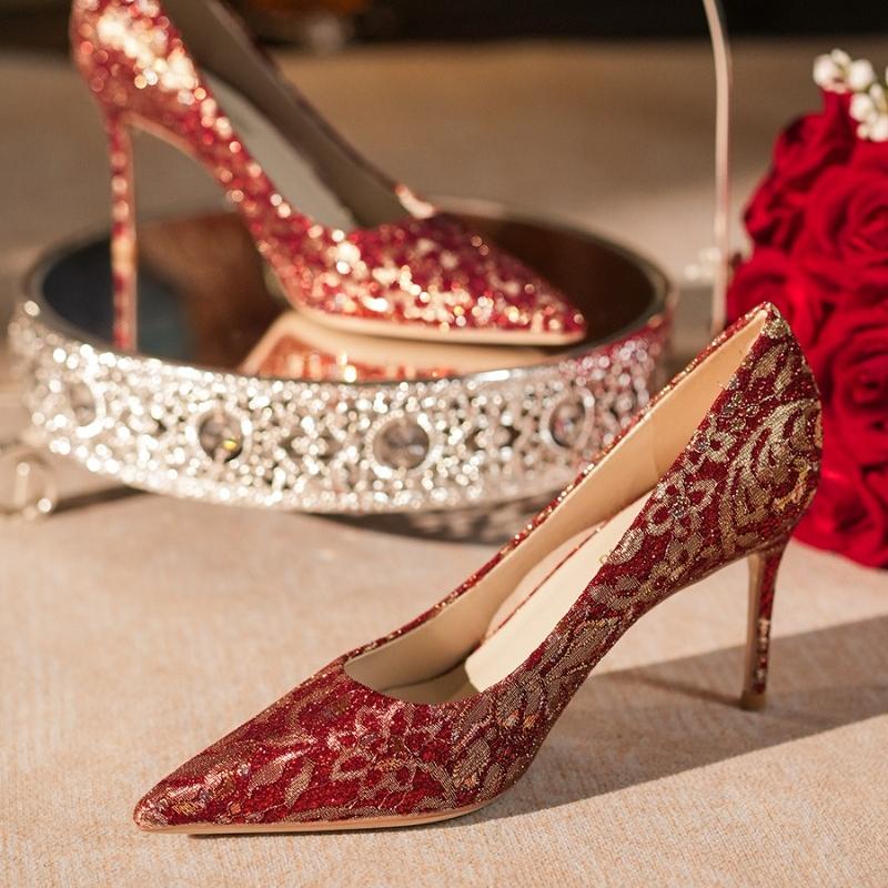 Mode 2024 Frühling und Herbst Saison Neue Modische Spitzfarbige Dünne Ferse Leichter Mund Bequeme Damen Hochzeitsschuhe