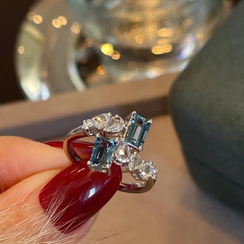 South Korea New Rectangular Luxury Flash Diamond Ring Female Seiko Simple Irregular Zircon Opening Ring Party Birthday Gift