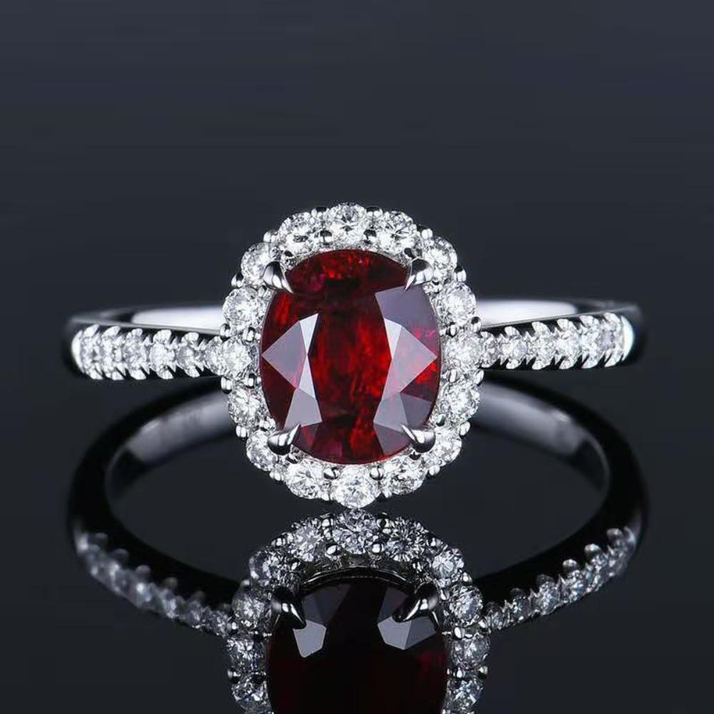 

Женские модные кольца 18K позолоченное кольцо с искусственным рубином и бриллиантовым акцентом Ювелирные изделия в европейском стиле