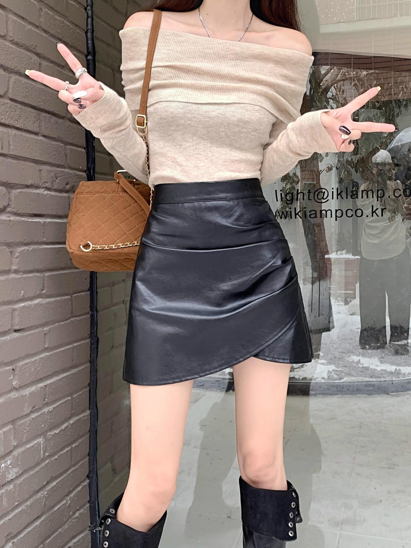 

Spicy Girl High-Waisted PU Leather Skirt: Irregular Pleated, Slimming A-Line, Short Skirt for Autumn/Winter 2023 XL