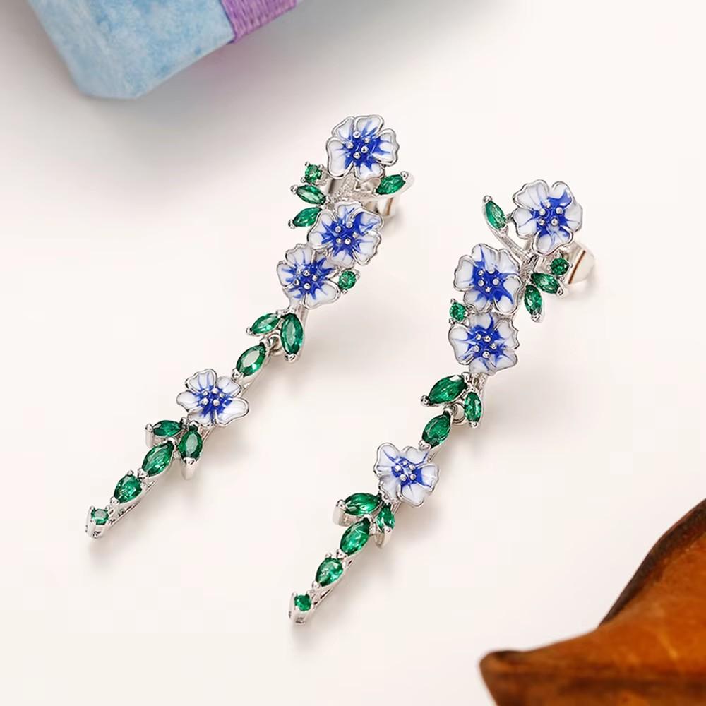 Huitan Kreatives Design Rosa Blumen Emaille Ohrringe für Damen Silberfarbe Luxus Kristall CZ Grünes Blatt Ohrringe Mode