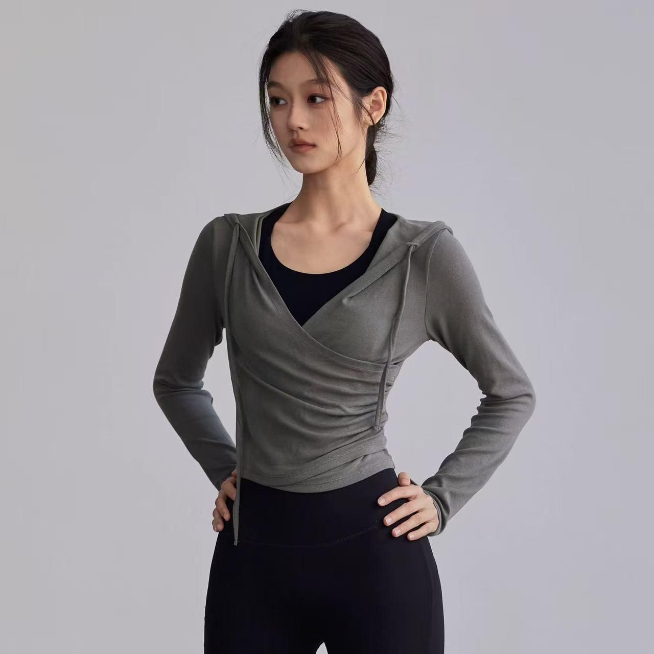 

2025 Women s Yoga Long Sleeve Slimming Waist-Cinched Breathable Pilates Training Top Medium