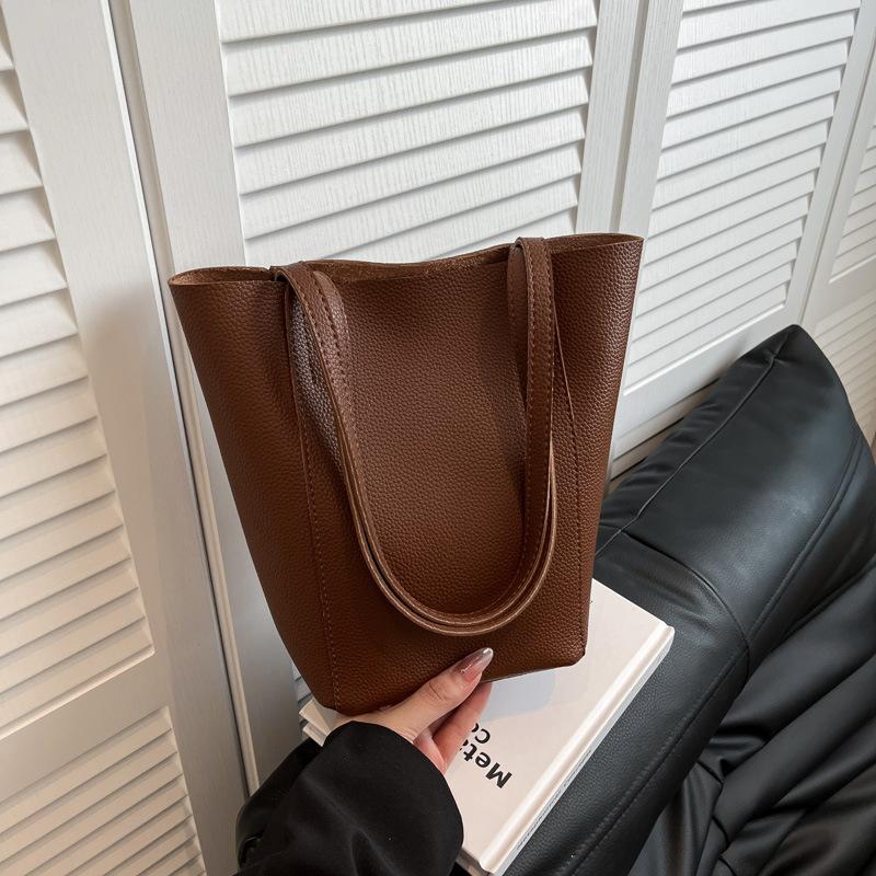 Summer Shoulder Bag Women's New Simple and Versatile Large-capacity Underarm Bag Fashionable Bucket Bag