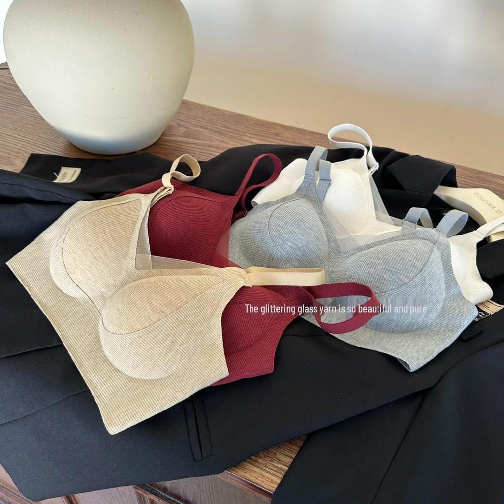 "Women's Seamless Breathable Lift Bra – Soft Support for Small Bust, Nude Color, Autumn/Winter Collection"