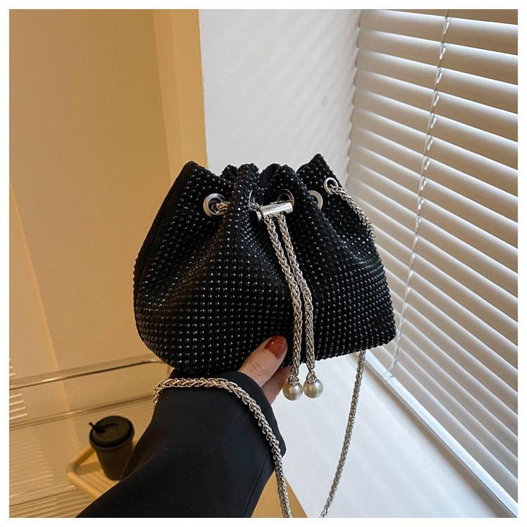 Fashionable 2023 Chain Bucket Bag Large Capacity Soft Pu Street Style Women s Bag чёрный