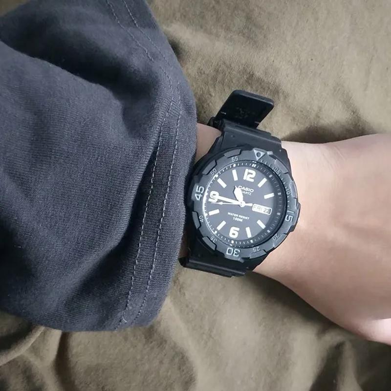 Casio YOUTH series-MRW Disc Three-hand Casual Quartz Movement Resin Strap Japanese and Korean Watch Men's Watch Black Dial MRW-200H-1B3