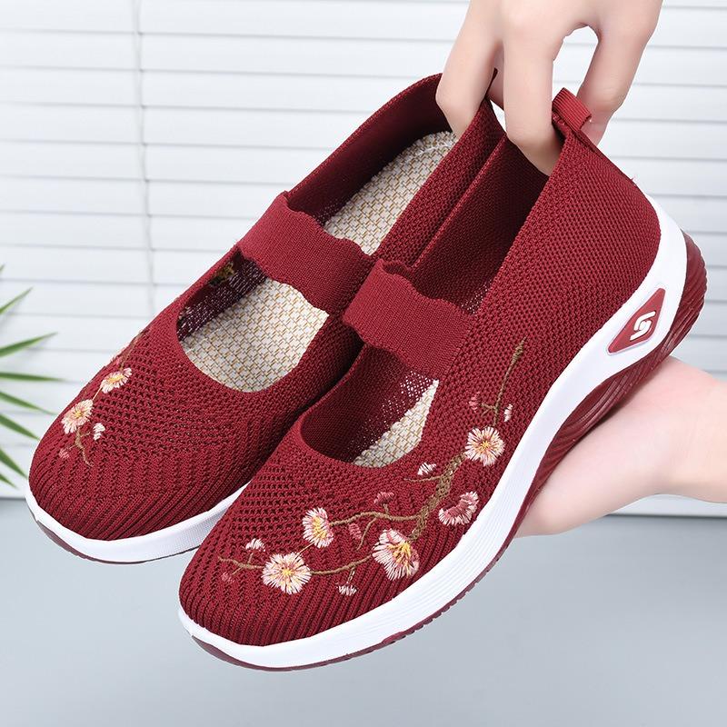 Old Beijing cloth shoes women's single shoes summer casual breathable walking shoes flying woven mesh embroidered mother shoes