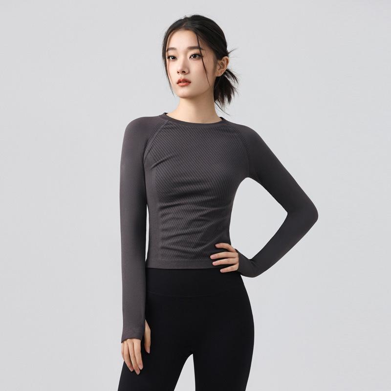 

Women s Autumn & Winter Yoga Top: Breathable, Tight Long Sleeve, Round Neck, Perfect for Running & Pilates M (49-55 kg)