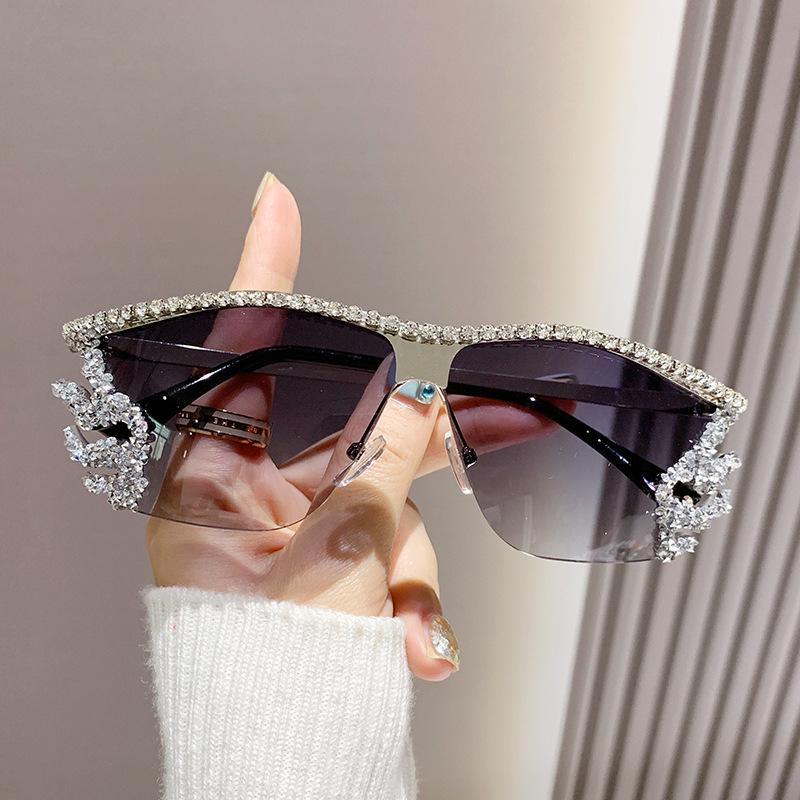 Retro y2k Diamond Sunglasses Women For Female Popular Luxury Brand Designer Rimless Sun Glasses Metal Punk Crystal Shade UV400