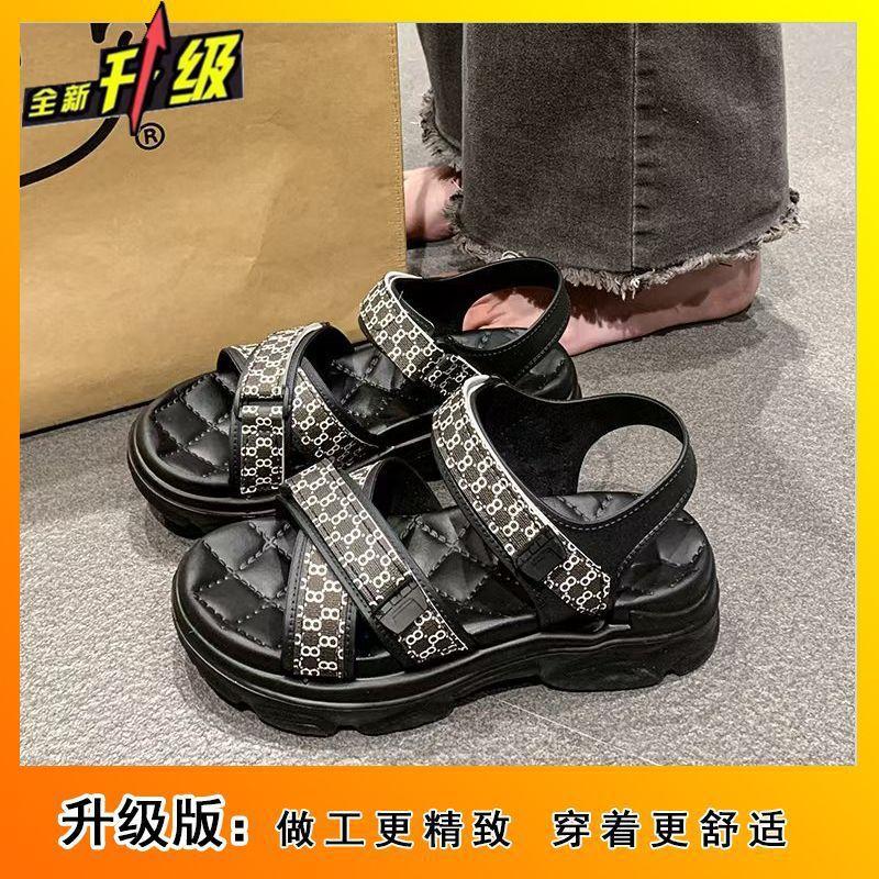 Super fire flat bottom women's sneakers women 2025 summer new Korean version of Xiaoxiangfeng student Internet celebrity Velcro sandals
