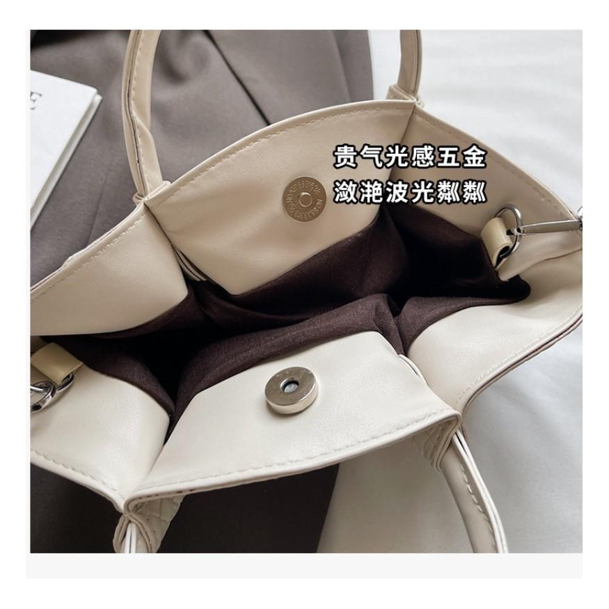 IELGY Ladies Messenger Bag Fashion Simple Woven Portable