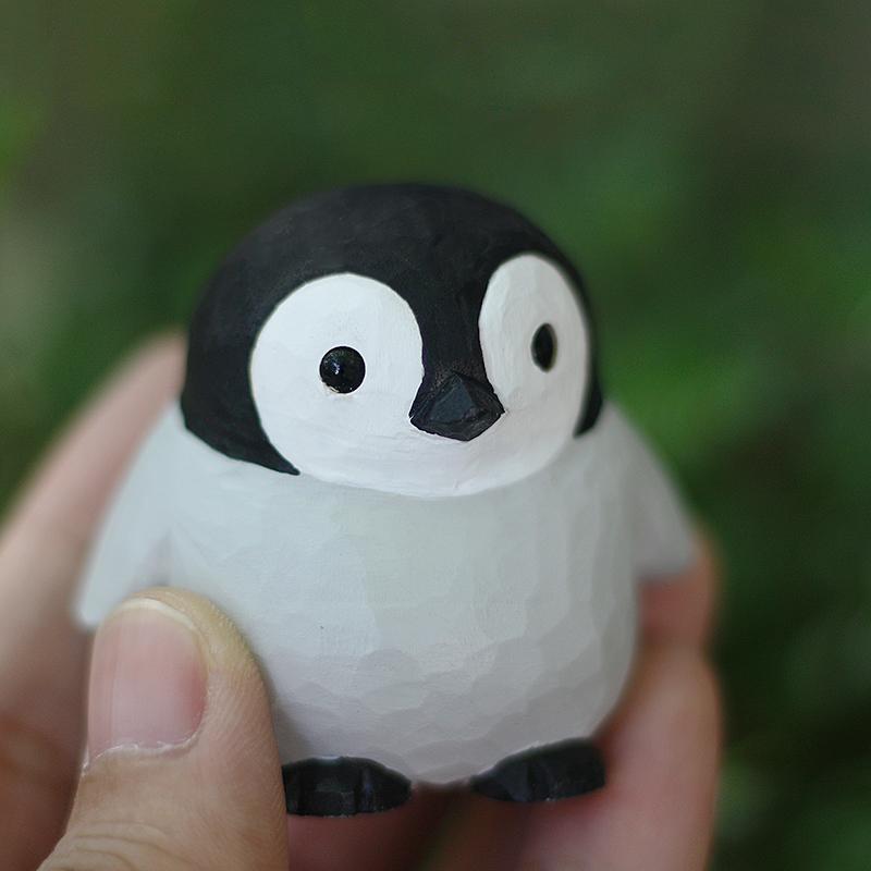 Uroczy pingwin cesarski Dziecko Ręcznie Rzeźbiony w Drewnie Ptaki Dekoracyjne Lite Drewno Kreatywne Rzeczy Do Dekoracji Pokoju Kawaii Figurka