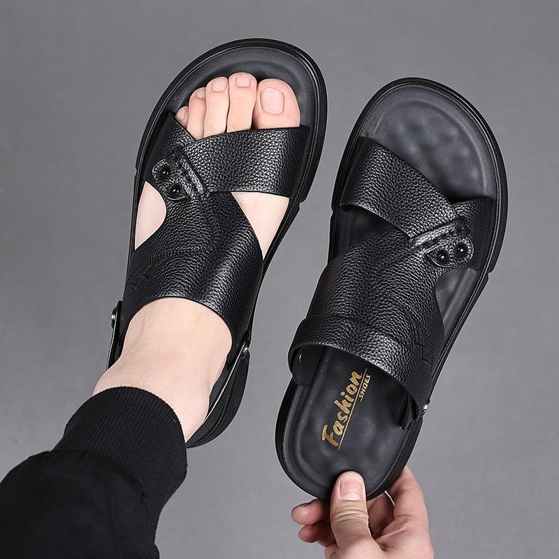 Fashion Designer New Leather Hollowed-out Slip-on Outdoor Beach Men's Sandals Summer Fashion Soft Sole Casual Wear-resistant Man Shoes
