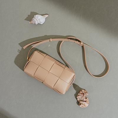 Vielseitige Leder-Damenhandtasche kariert gewebt kleine quadratische Tasche Umhängetasche 2025 neue hochwertige Schulter gewebte Tasche