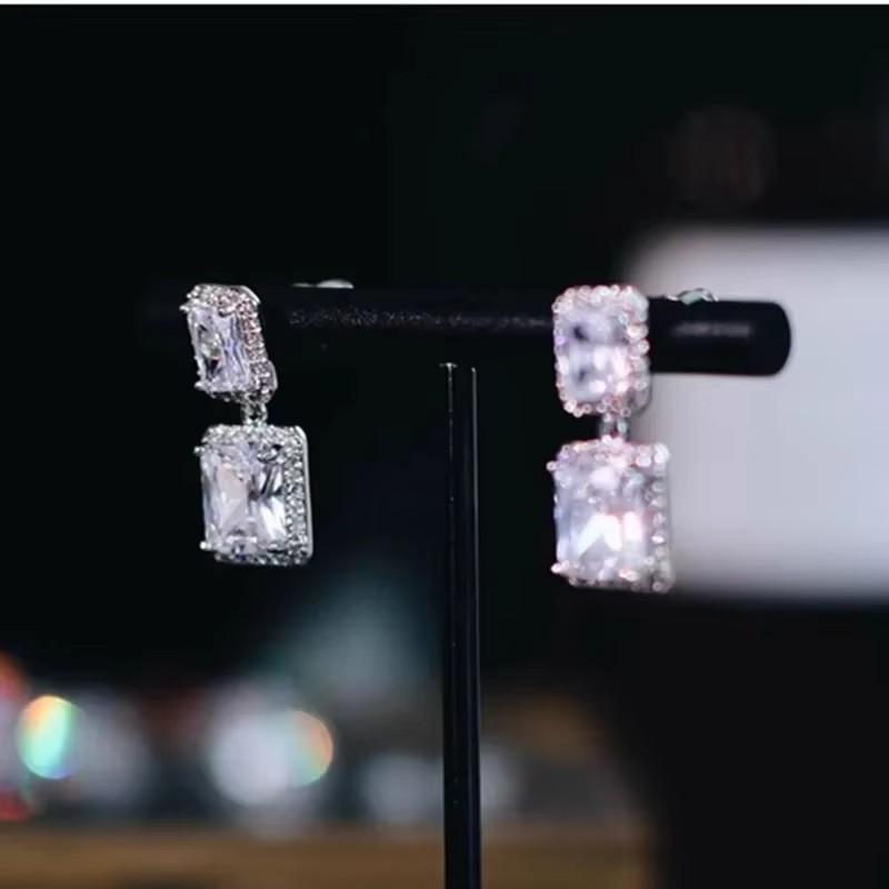 

Huitan Geometric Crystal Cubic Zirconia Dangle Earrings for Women Copper Color Luxury Trendy Female Earrings Daily Wear Zircon