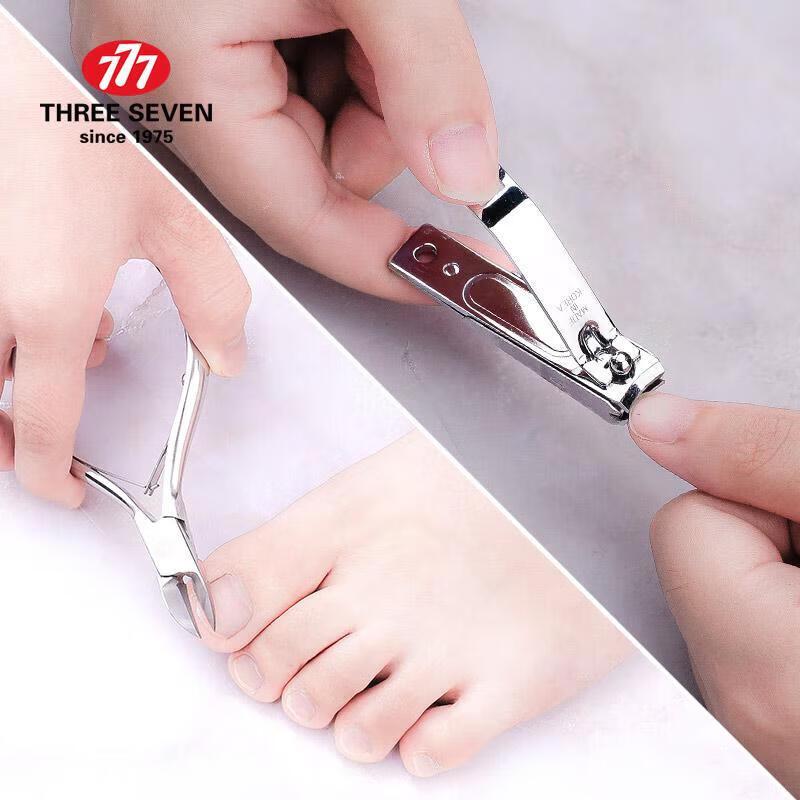 777 10-Piece Nail Clipper and Grooming Kit