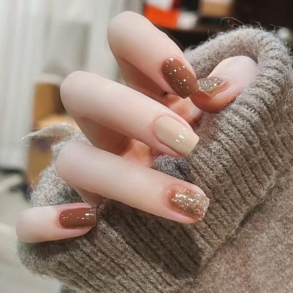 24 Stück Karamellbraun Ombre Glitzer Press-On Nägel Quadratisch Kurz Wiederverwendbar Künstliche Nagelspitzen Einfach Elegant Künstliche Nägel